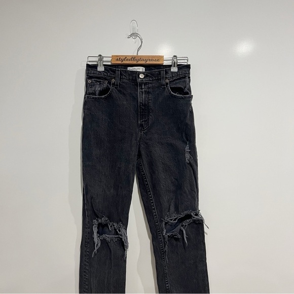 Abercrombie & Fitch Ultra High Rise 90’s Straight Jean - Picture 6 of 10